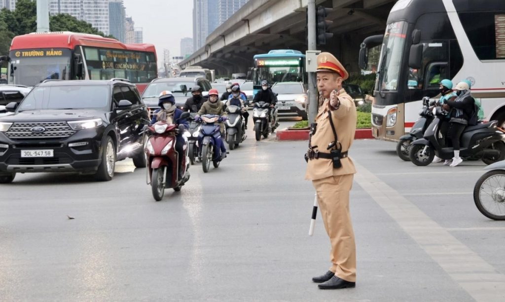 Phân luồng giao thông phục vụ lễ xuất quân, diễn tập bảo vệ Đại hội Đảng