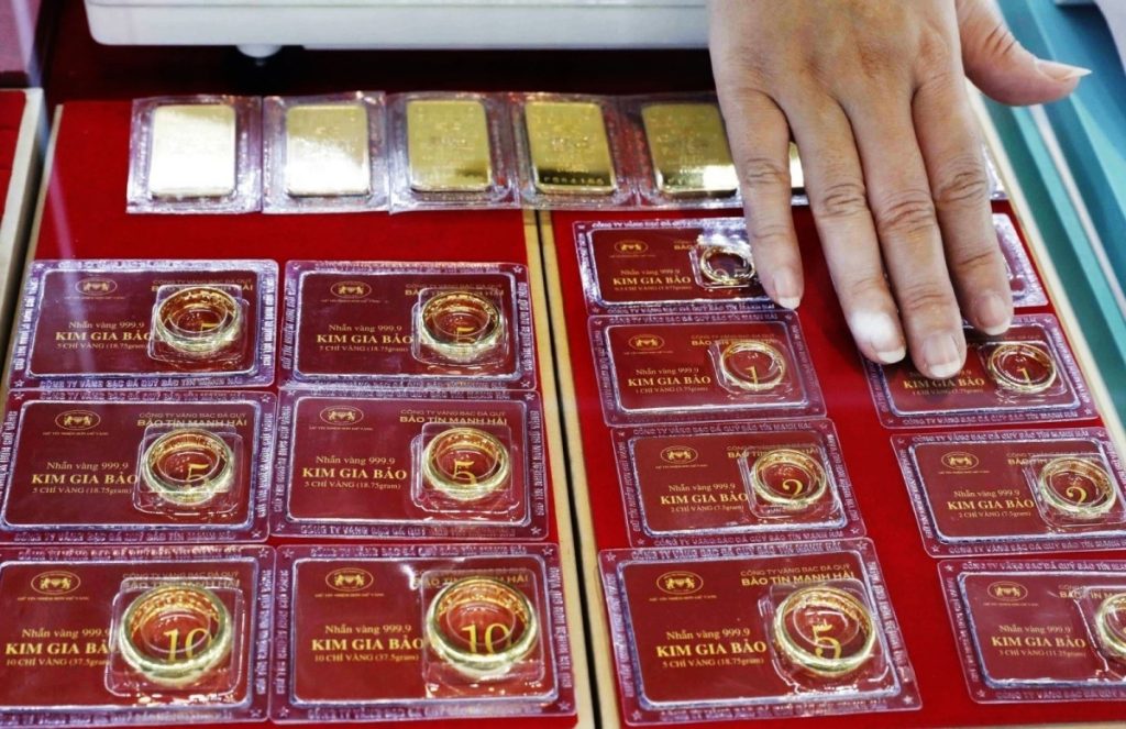 Giá vàng 'hạ nhiệt' sau chuỗi ngày liên tục lập đỉnh