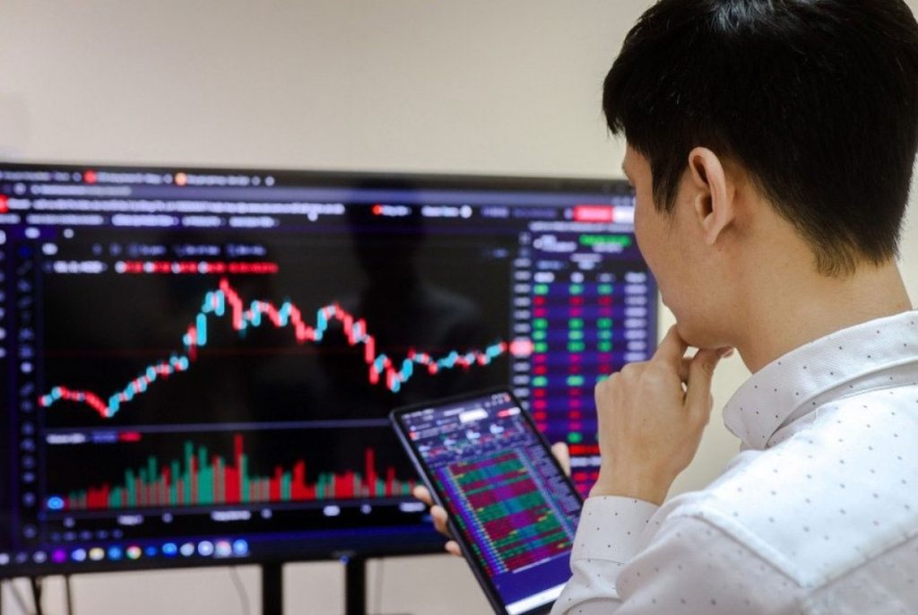 Hướng về vùng đỉnh 1.900 điểm