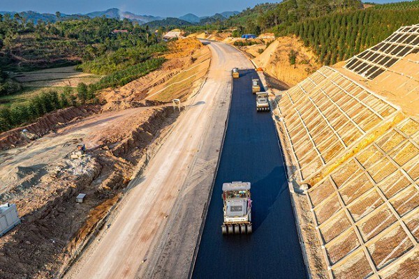 Bộ Xây dựng gỡ vướng cho 2 dự án cao tốc