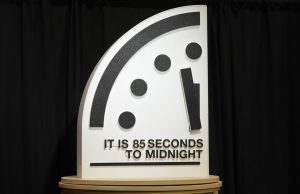 Các nhà khoa học nguyên tử cảnh báo rủi ro thảm họa toàn cầu