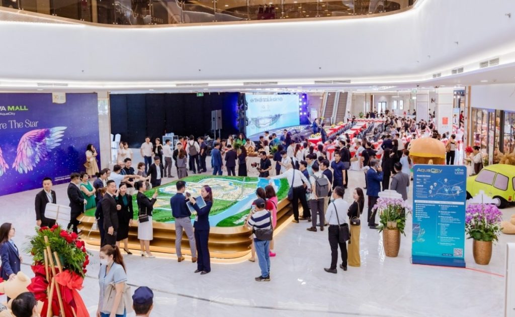 Novaland báo lãi đột biến, cổ phiếu lập tức ‘cháy hàng’缩略图 Novaland báo lãi đột biến, cổ phiếu lập tức 'cháy hàng'