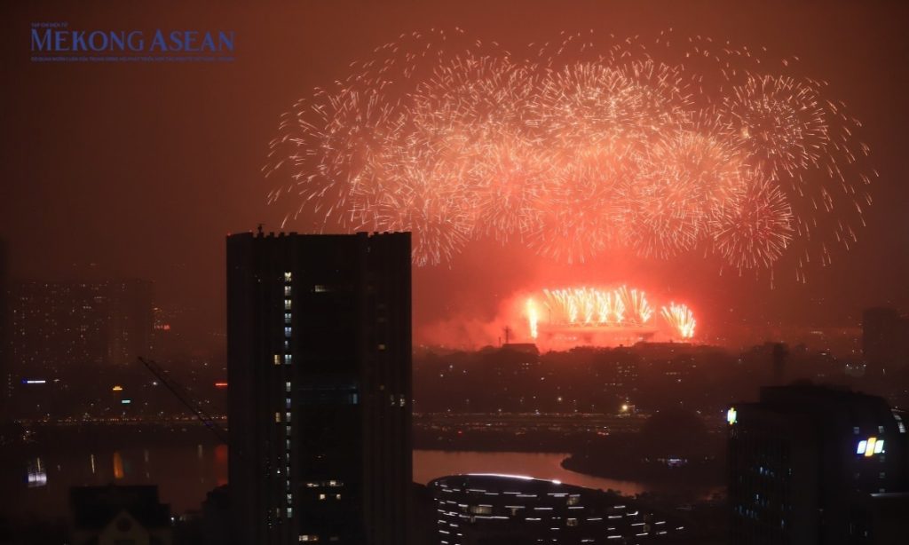 Pháo hoa rực sáng Mỹ Đình mừng thành công Đại hội XIV缩略图 Pháo hoa rực sáng Mỹ Đình mừng thành công Đại hội XIV