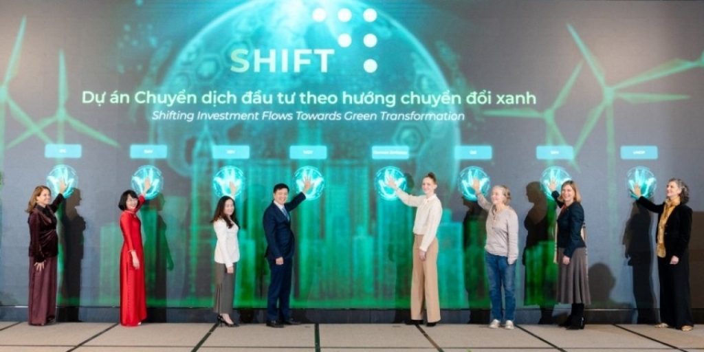 “Đòn bẩy” cho lộ trình chuyển dịch xanh của Việt Nam