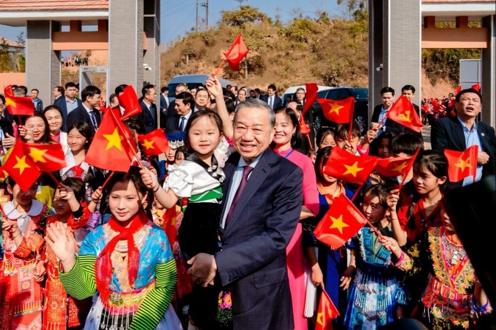 Tổng Bí thư dự lễ khánh thành trường phổ thông nội trú liên cấp tại Điện Biên