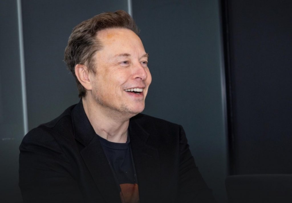 Tỷ phú Elon Musk muốn xây thành phố trên Mặt Trăng