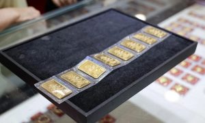 Giá vàng trong nước 'đứng im' ngày mùng 2 Tết, chênh lệch với thế giới nới rộng