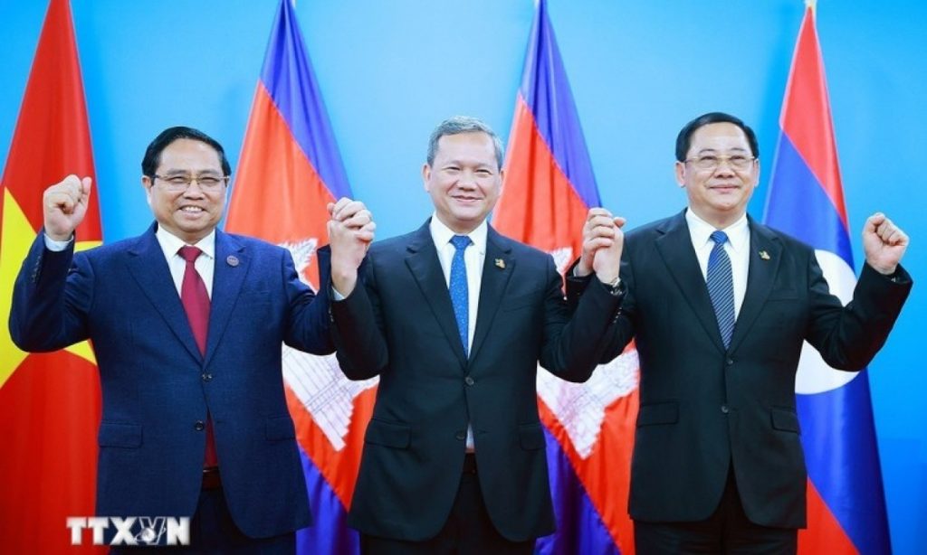 Thủ tướng Phạm Minh Chính làm việc với Thủ tướng Campuchia và Thủ tướng Lào