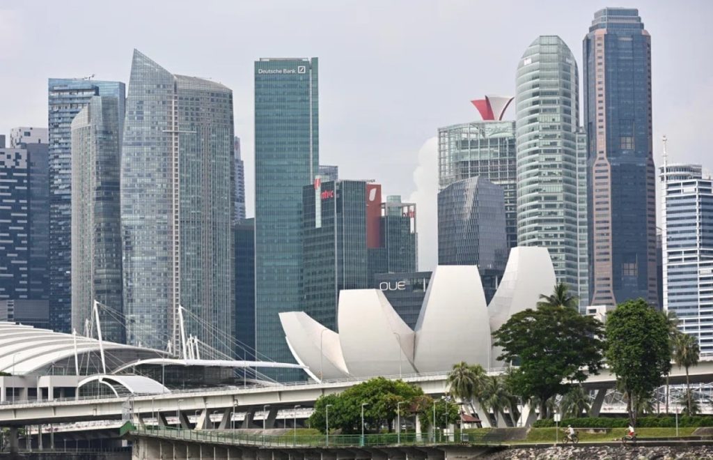 Singapore nâng dự báo tăng trưởng GDP năm 2026