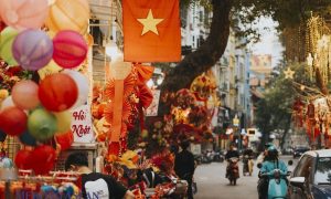 Trời nắng ấm, thuận lợi cho du Xuân