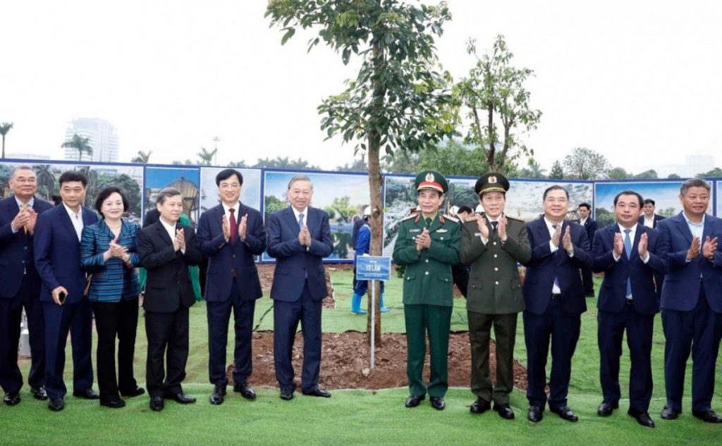 Tổng Bí thư dự Lễ phát động ‘Tết trồng cây đời đời nhớ ơn Bác Hồ’缩略图 Tổng Bí thư dự Lễ phát động 'Tết trồng cây đời đời nhớ ơn Bác Hồ'