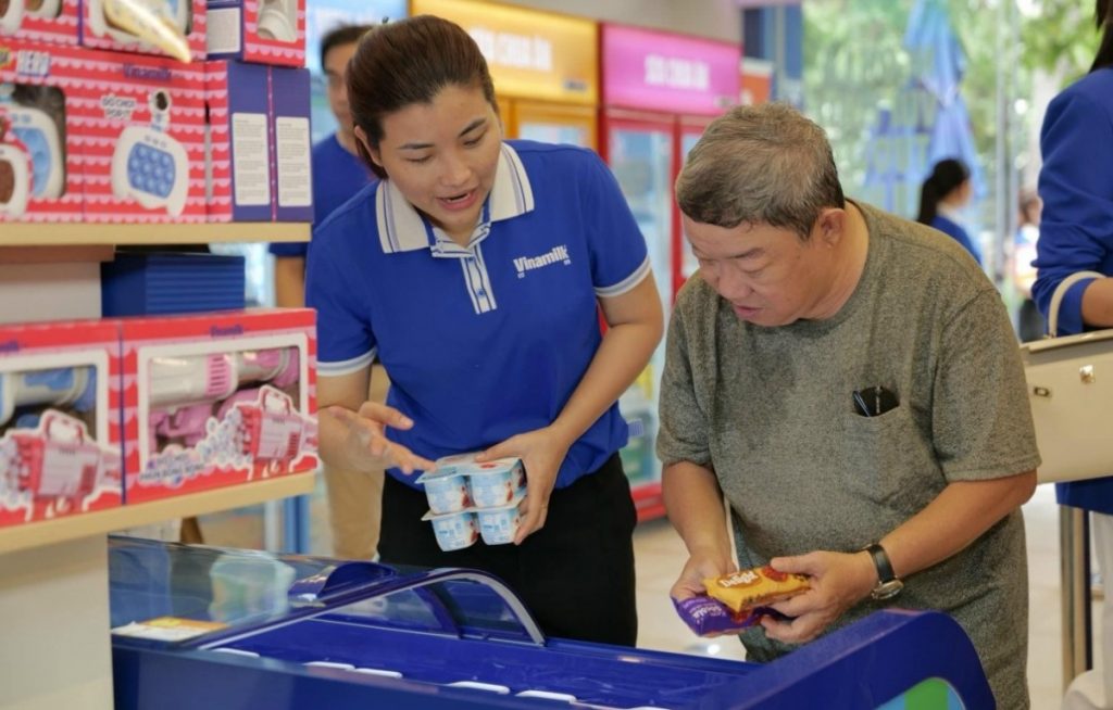 Quý 4/2025 tăng trưởng hai con số, cổ phiếu Vinamilk lập đỉnh ngắn hạn